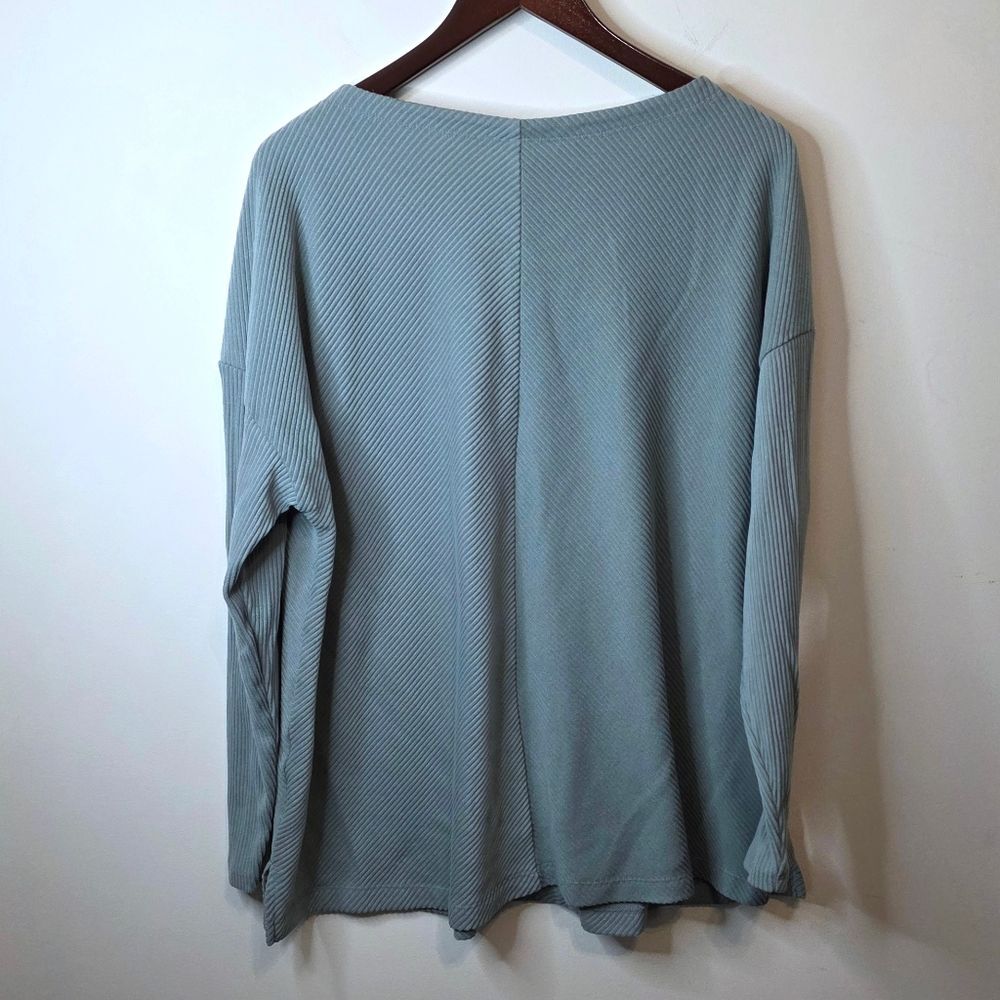 Ava & Viv Light Sage Green Ribbed 3/4 Sleeve Top Size 1X - Picture 2 of 8